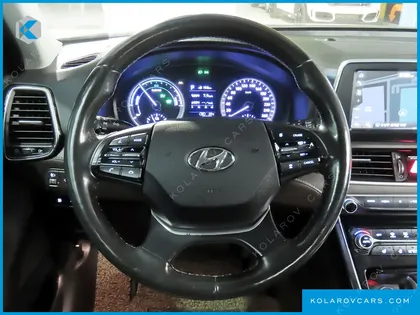 HYUNDAI GRANDEUR PREMIUM