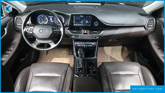 HYUNDAI GRANDEUR PREMIUM