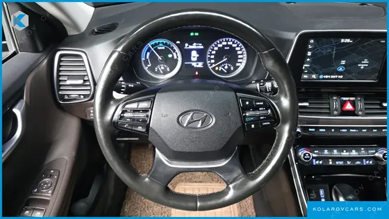 HYUNDAI GRANDEUR PREMIUM