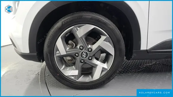 HYUNDAI VENUE 1.6 MODERN