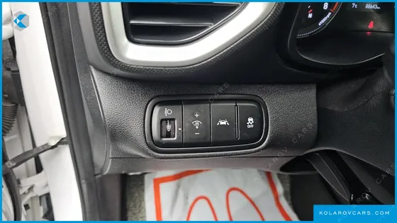 HYUNDAI VENUE 1.6 MODERN