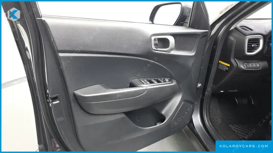 HYUNDAI VENUE 1.6 MODERN
