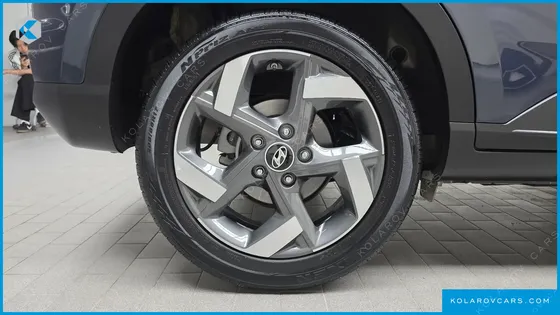 HYUNDAI VENUE 1,6 PREMIUM