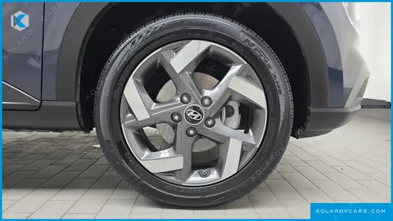 HYUNDAI VENUE 1,6 PREMIUM