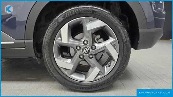 HYUNDAI VENUE 1.6 MODERN