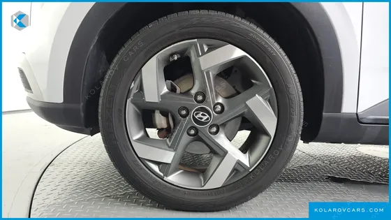 HYUNDAI VENUE 1.6 MODERN