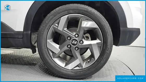 HYUNDAI VENUE 1.6 MODERN