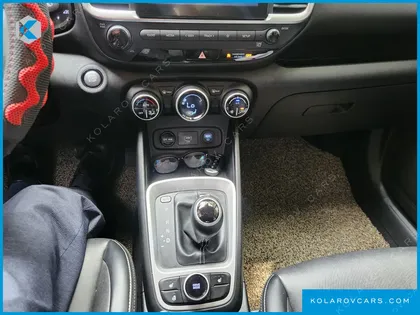 HYUNDAI VENUE 1.6 MODERN
