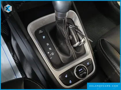 HYUNDAI VENUE 1.6 MODERN