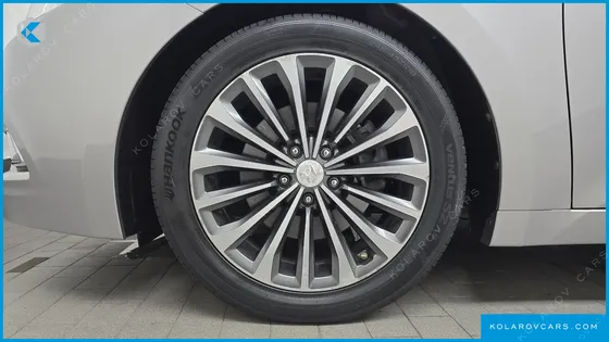 HYUNDAI GRANDEUR HG240 MODERN