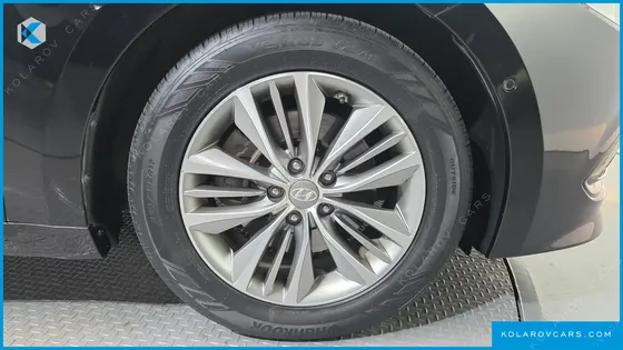 HYUNDAI GRANDEUR LPG HG300 HANDICAPPED ONLY