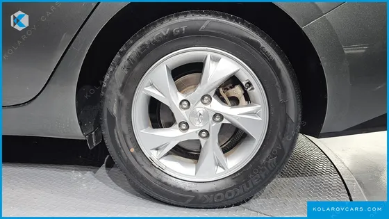 HYUNDAI ELANTRA (AVANTE) 1.6 LPI (RENTAL CAR)