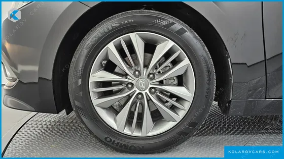 HYUNDAI GRANDEUR HG240 MODERN