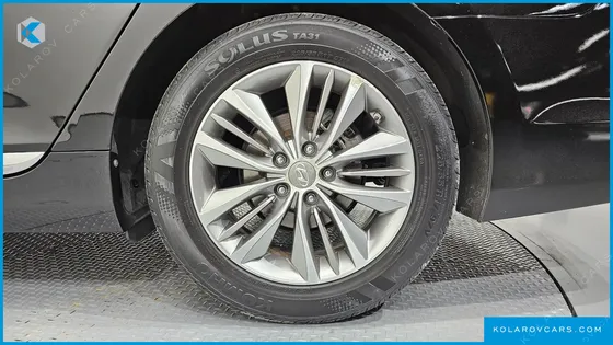 HYUNDAI GRANDEUR HG240 MODERN