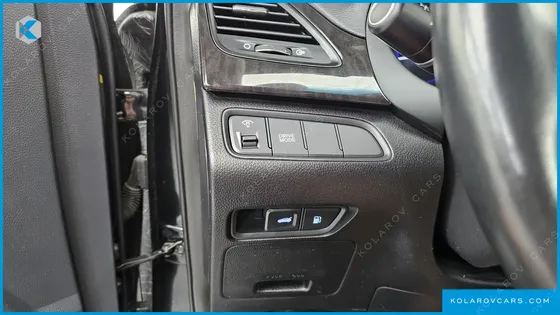 HYUNDAI GRANDEUR HG240 MODERN