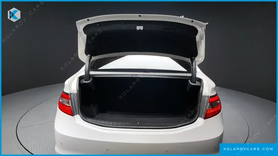 HYUNDAI GRANDEUR HG240 MODERN