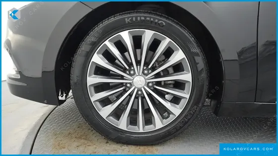 HYUNDAI GRANDEUR HG240 MODERN