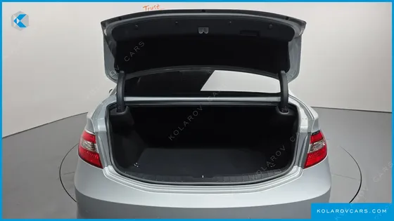 HYUNDAI GRANDEUR HG240 MODERN