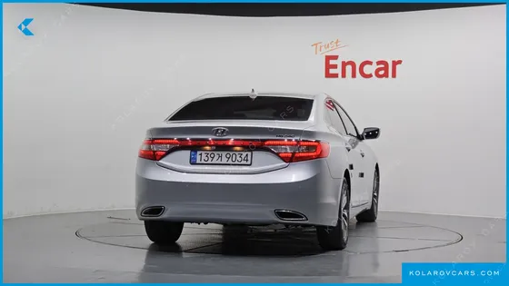 HYUNDAI GRANDEUR HG240 LUXURY