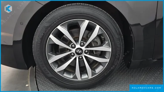 HYUNDAI GRANDEUR HG240 LUXURY