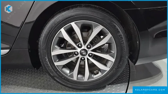 HYUNDAI GRANDEUR HG240 LUXURY