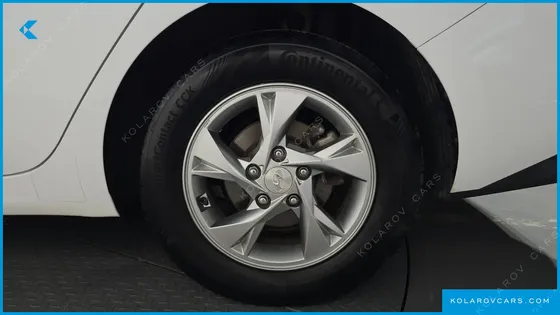 HYUNDAI ELANTRA (AVANTE) 1.6 LPI (RENTAL CAR)