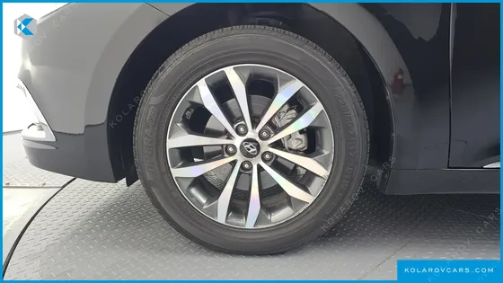 HYUNDAI GRANDEUR HG240 LUXURY