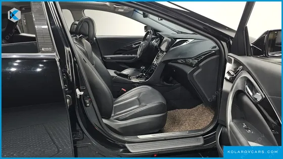 HYUNDAI GRANDEUR HG240 LUXURY