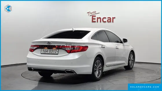 HYUNDAI GRANDEUR HG240 MODERN