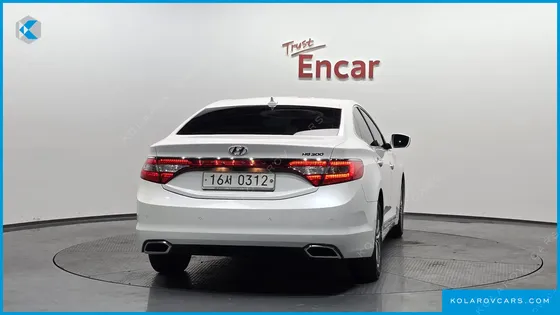 HYUNDAI GRANDEUR HG240 MODERN