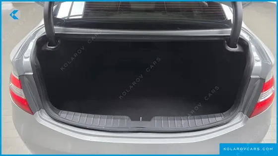 HYUNDAI GRANDEUR HG240 MODERN