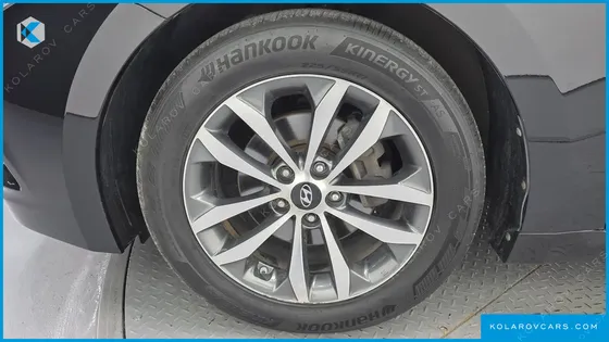 HYUNDAI GRANDEUR HG240 LUXURY