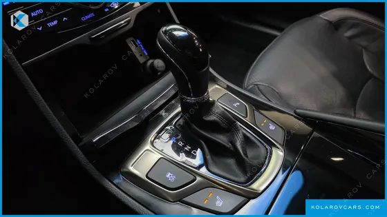HYUNDAI GRANDEUR HG240 LUXURY