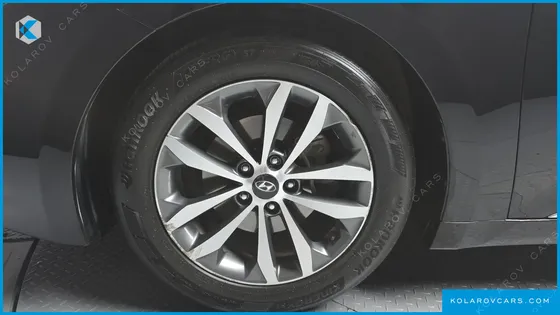 HYUNDAI GRANDEUR HG240 LUXURY