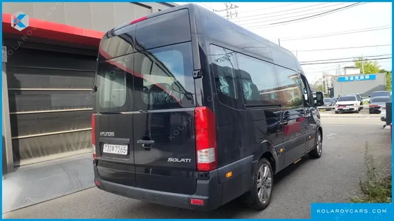 HYUNDAI SOLATI 16-SEATER