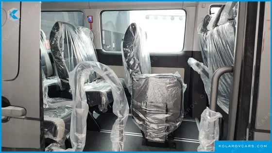 HYUNDAI SOLATI 16-SEATER