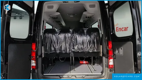 HYUNDAI SOLATI 16-SEATER