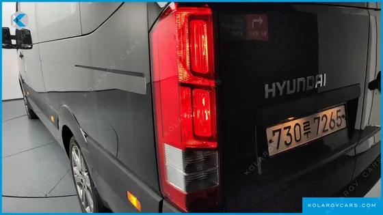 HYUNDAI SOLATI 16-SEATER