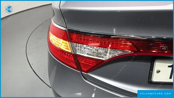 HYUNDAI GRANDEUR HG240 MODERN