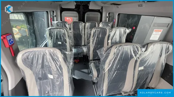 HYUNDAI SOLATI 16-SEATER