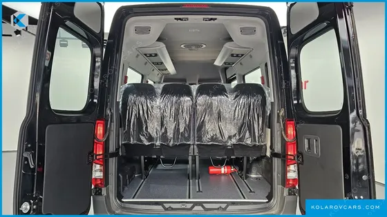 HYUNDAI SOLATI 16-SEATER