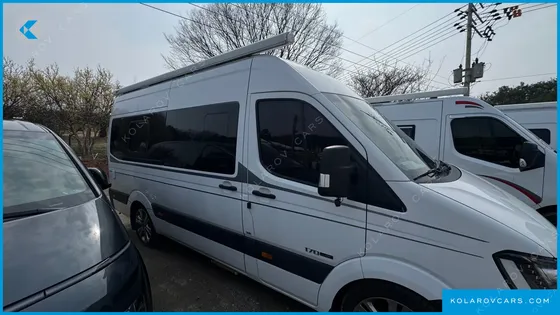 HYUNDAI SOLATI 15-SEATER
