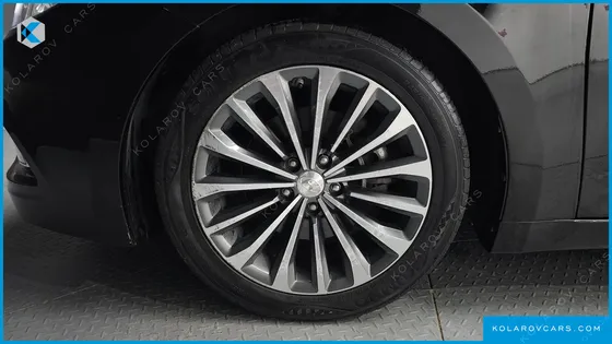 HYUNDAI GRANDEUR HG300 EXCLUSIVE