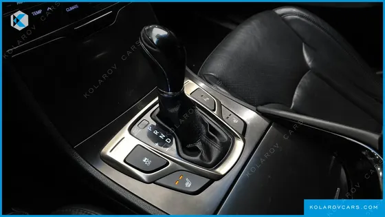 HYUNDAI GRANDEUR HG240 MODERN
