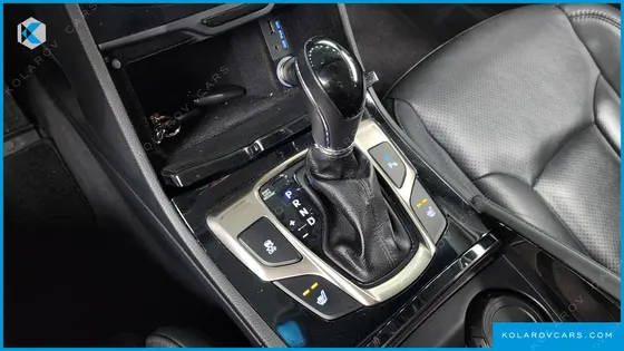 HYUNDAI GRANDEUR HG240 LUXURY