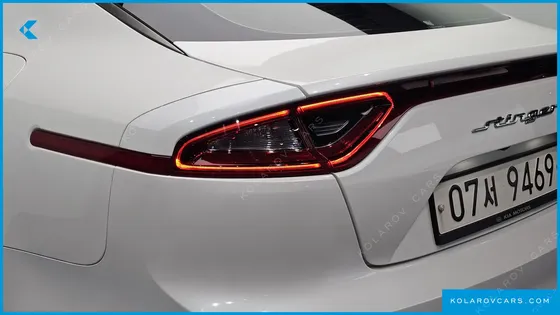 KIA STINGER 2.0 TURBO 2WD