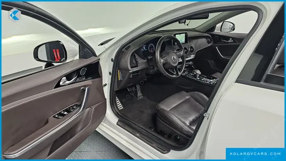KIA STINGER 2.0 TURBO 2WD