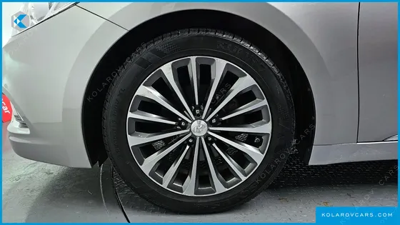 HYUNDAI GRANDEUR HG300 PREMIUM