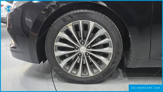 HYUNDAI GRANDEUR HG240 MODERN