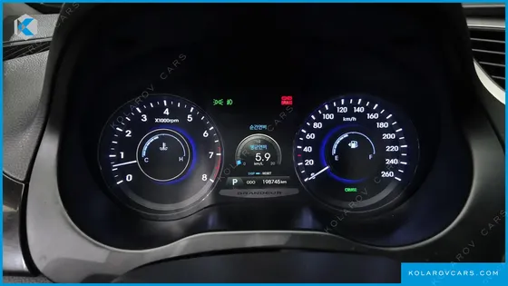 HYUNDAI GRANDEUR HG240 MODERN